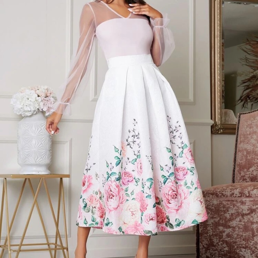 Boxy pleated floral jacquard skirt